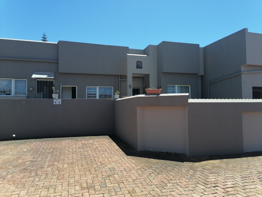 2 Bedroom Property for Sale in C Place Eastern Cape